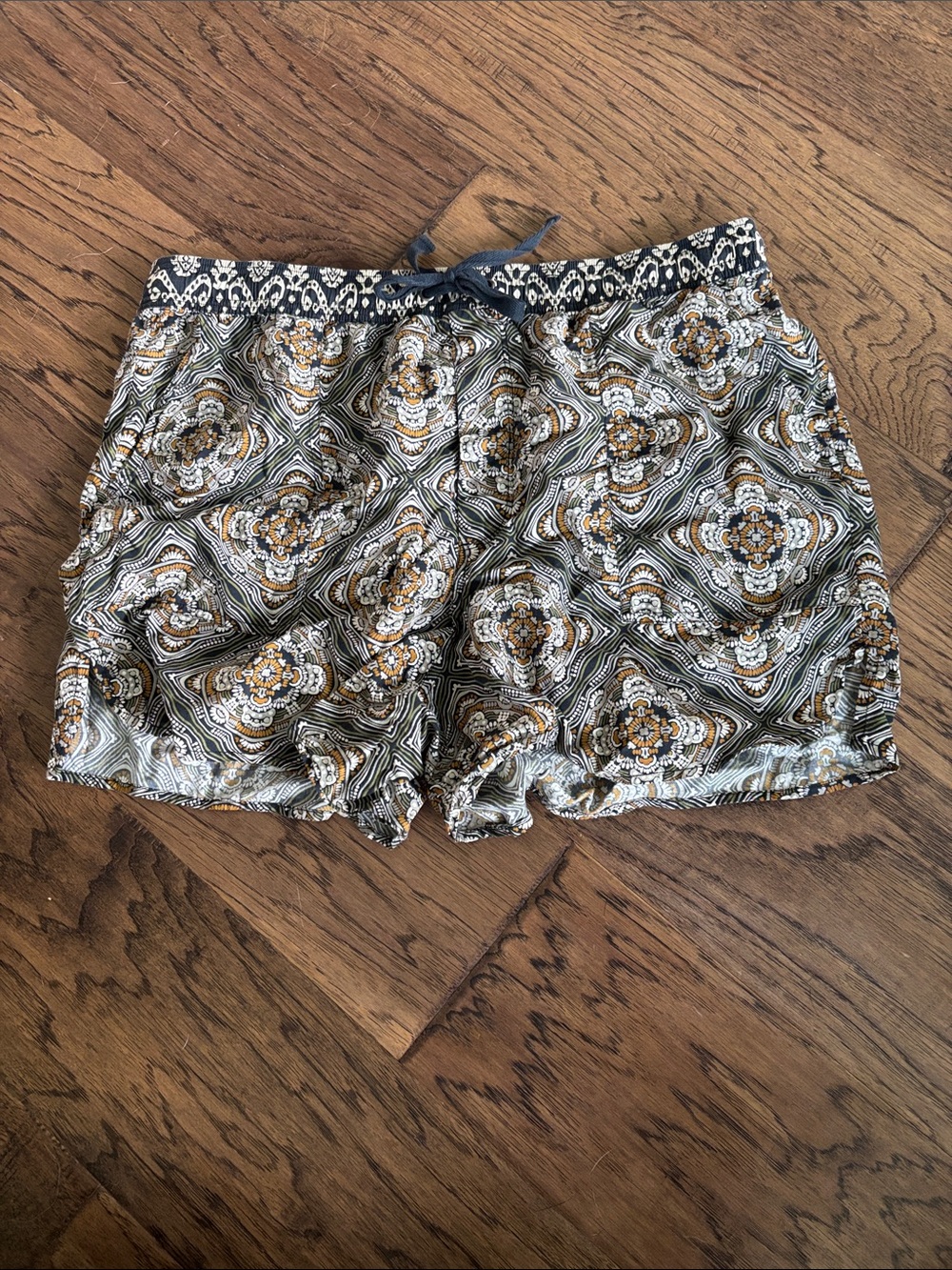 Sundance Kai Printed Elastic Shorts